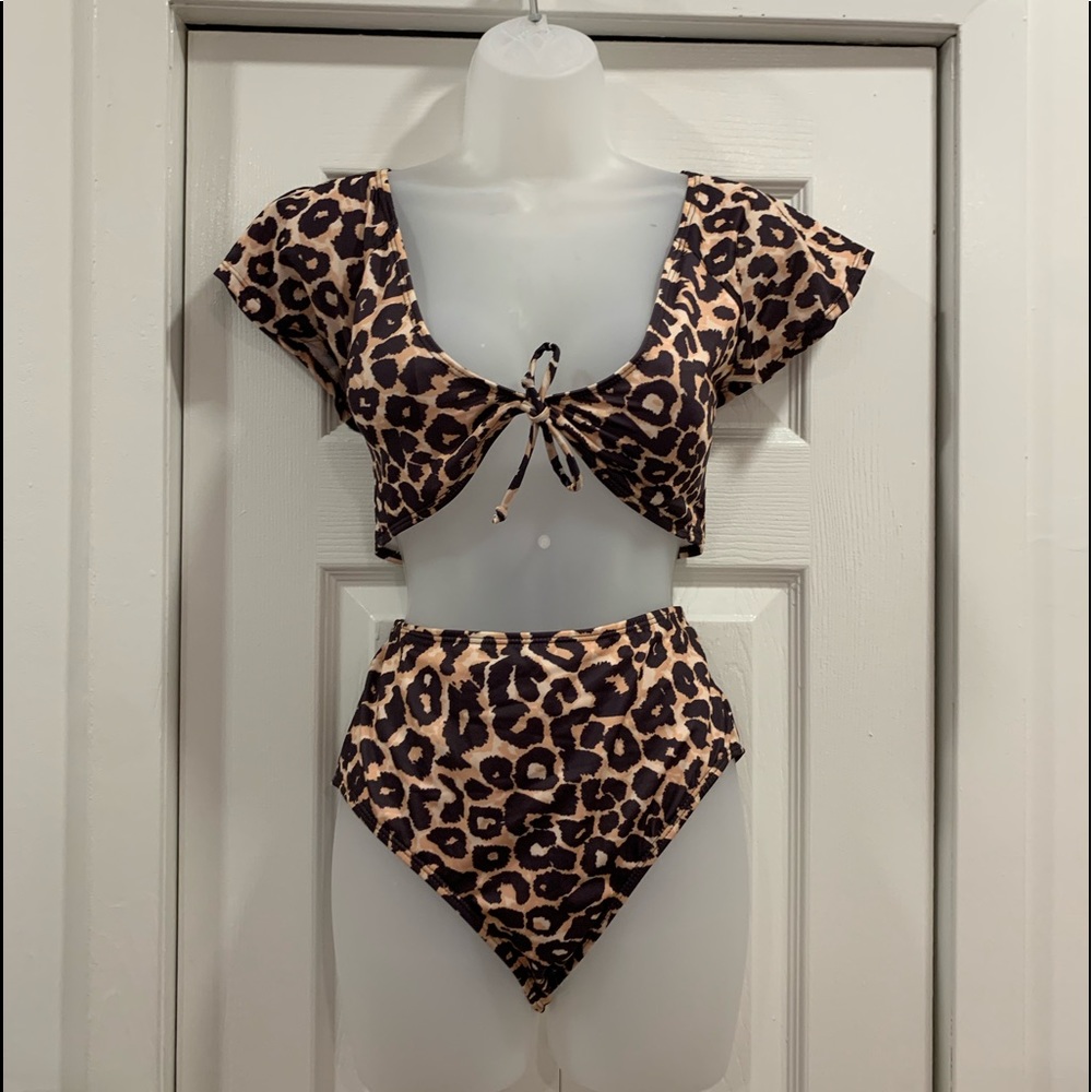 Adorable High Waisted Leopard Bikini size Medium - Picture 1 of 3
